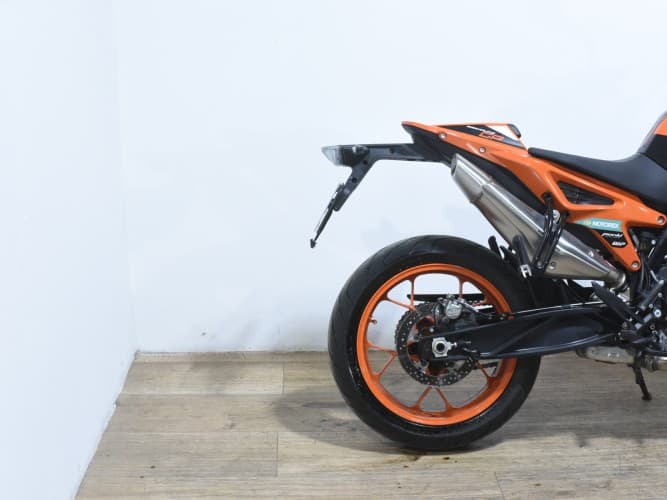 KTM DUKE 890  GP 2024 de segunda mano