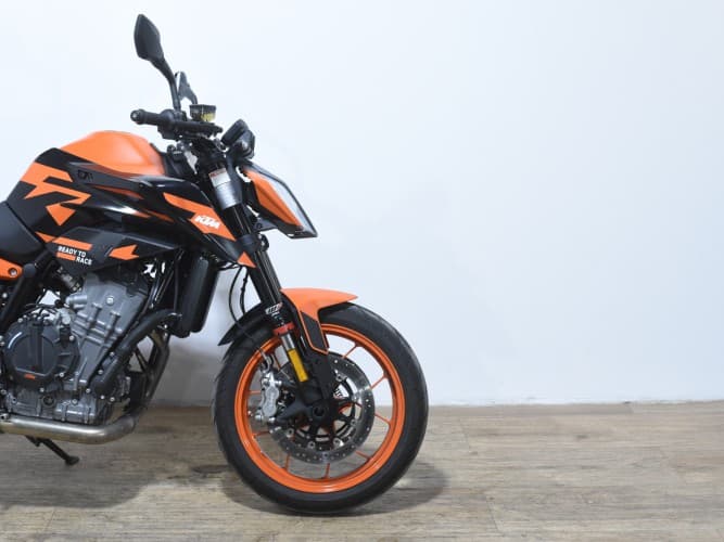 KTM DUKE 890  GP 2024 de segunda mano