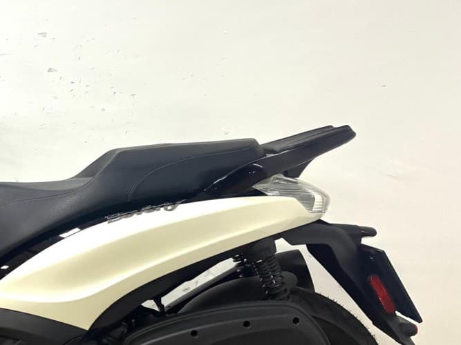 PIAGGIO BEVERLY 350 2020 de segunda mano
