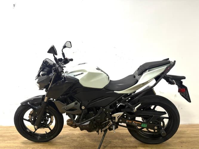 KAWASAKI Z 400 2023 de segunda mano