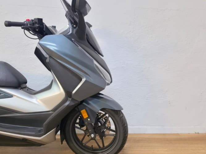 Comprar HONDA FORZA 350 2023 de segunda mano HONDA FORZA 350 2023 de segunda mano