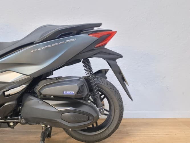 Comprar HONDA FORZA 350 2023 de segunda mano HONDA FORZA 350 2023 de segunda mano
