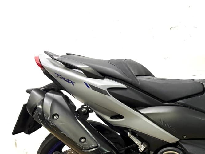 Comprar YAMAHA TMAX 560 2021 de segunda mano YAMAHA TMAX 560 2021 de segunda mano
