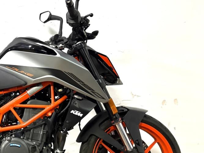 KTM DUKE 390 2023 de segunda mano