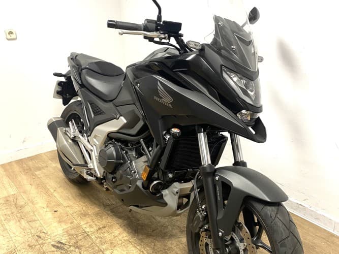 Comprar HONDA NC 750 X (A)(IVA DEDUCIBLE) 2024 de segunda mano HONDA NC 750 X (A)(IVA DEDUCIBLE) 2024 de segunda mano
