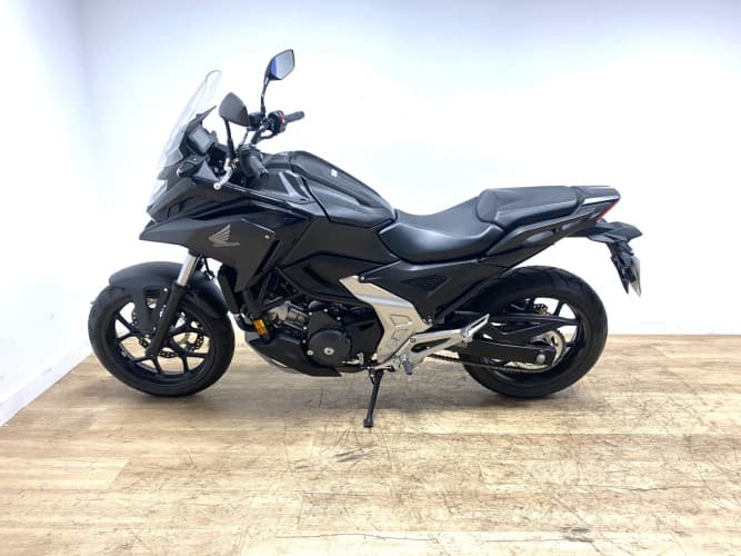 Comprar HONDA NC 750 X (A)(IVA DEDUCIBLE) 2024 de segunda mano HONDA NC 750 X (A)(IVA DEDUCIBLE) 2024 de segunda mano