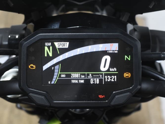 Comprar KAWASAKI Z 900 (FULL) ( A )(IVA DEDUCIBLE) 2021 de segunda mano KAWASAKI Z 900 (FULL) ( A )(IVA DEDUCIBLE) 2021 de segunda mano