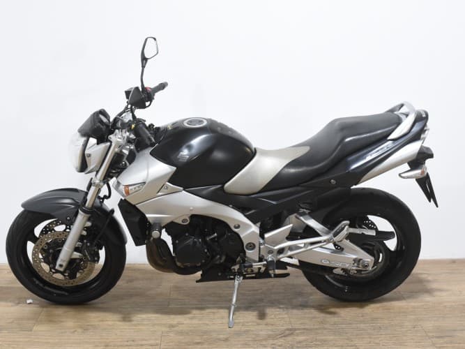 Comprar SUZUKI GSR 600 ( A ) 2006 de segunda mano SUZUKI GSR 600 ( A ) 2006 de segunda mano