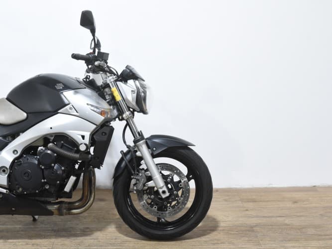 Comprar SUZUKI GSR 600 ( A ) 2006 de segunda mano SUZUKI GSR 600 ( A ) 2006 de segunda mano