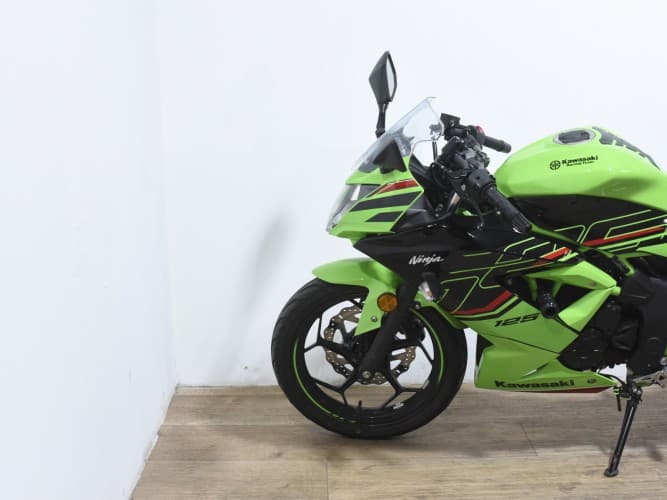 Comprar KAWASAKI NINJA 125 (MIVV HOMOLOGADO) 2023 de segunda mano KAWASAKI NINJA 125 (MIVV HOMOLOGADO) 2023 de segunda mano