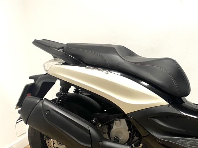 PIAGGIO BEVERLY 350 2021 de segunda mano
