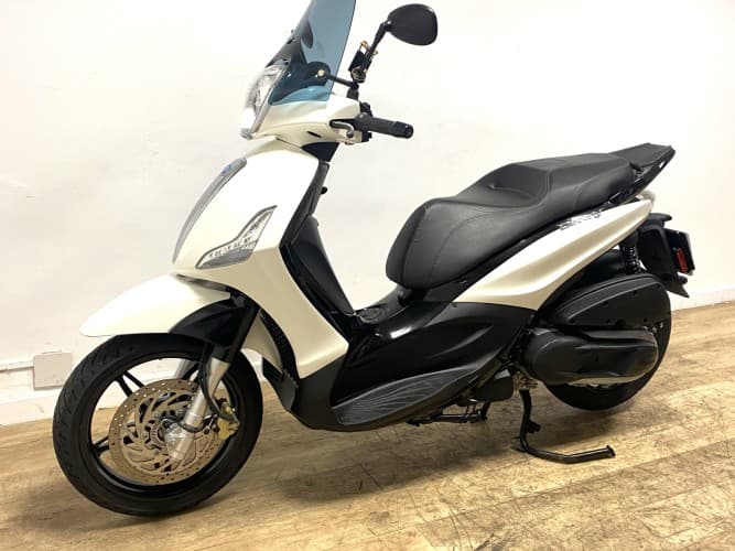 PIAGGIO BEVERLY 350 2021 de segunda mano