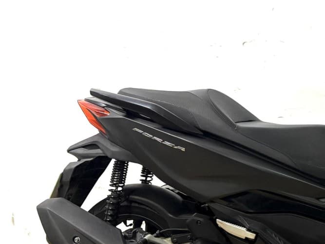 Comprar HONDA FORZA 125 2023 de segunda mano HONDA FORZA 125 2023 de segunda mano