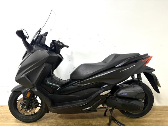 Comprar HONDA FORZA 125 2023 de segunda mano HONDA FORZA 125 2023 de segunda mano