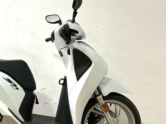 Comprar HONDA SH 125 (TOP CASE) 2019 de segunda mano HONDA SH 125 (TOP CASE) 2019 de segunda mano