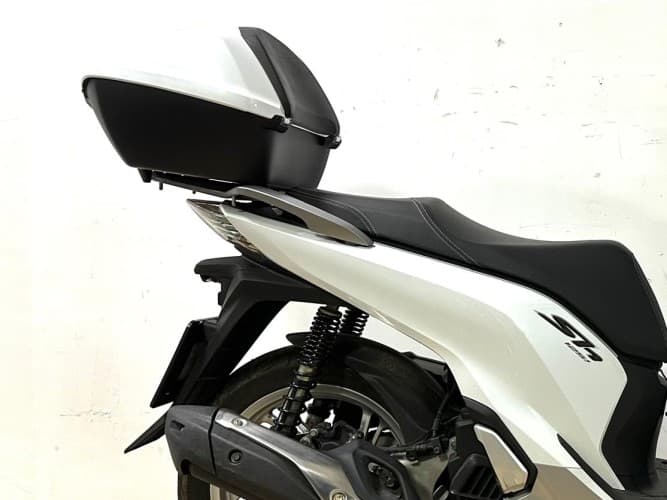 Comprar HONDA SH 125 (TOP CASE) 2019 de segunda mano HONDA SH 125 (TOP CASE) 2019 de segunda mano