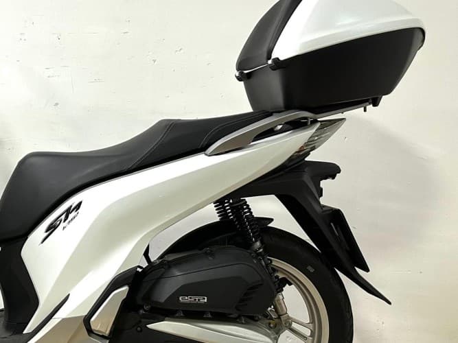 Comprar HONDA SH 125 (TOP CASE) 2019 de segunda mano HONDA SH 125 (TOP CASE) 2019 de segunda mano