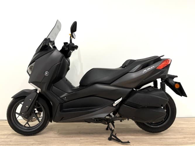 YAMAHA XMAX 300 2018 de segunda mano