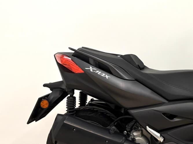 YAMAHA XMAX 300 2018 de segunda mano