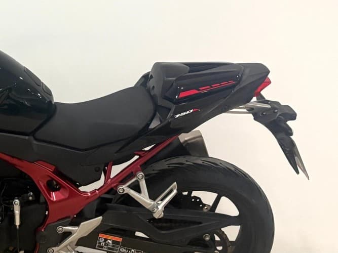 HONDA CB 750 HORNET (A2) 2023 de segunda mano