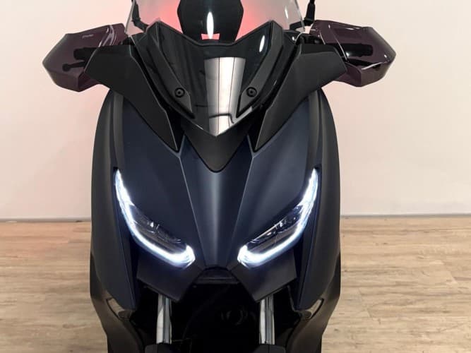Comprar YAMAHA XMAX 300 2022 de segunda mano YAMAHA XMAX 300 2022 de segunda mano