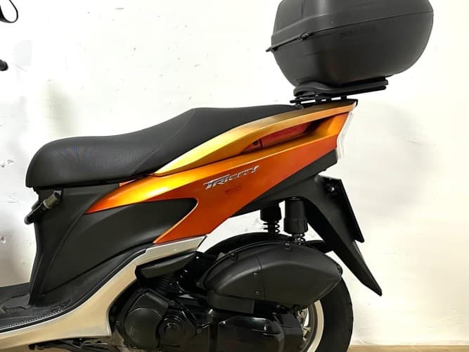 YAMAHA TRICITY 125 (TOP CASE) 2015 de segunda mano