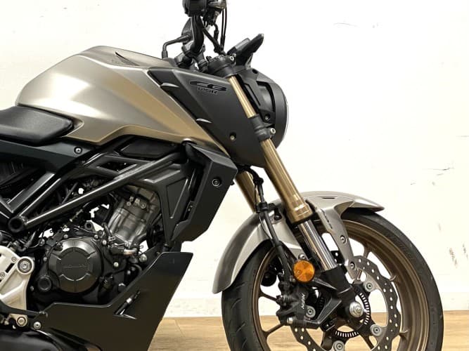 HONDA CB 125 R 2023 de segunda mano