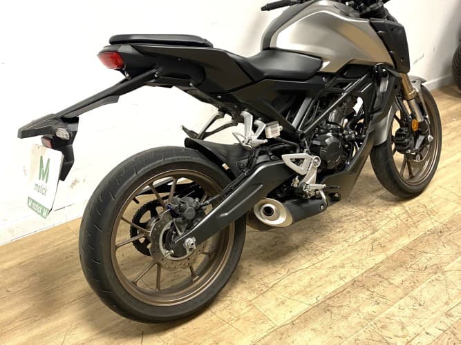 HONDA CB 125 R 2023 de segunda mano