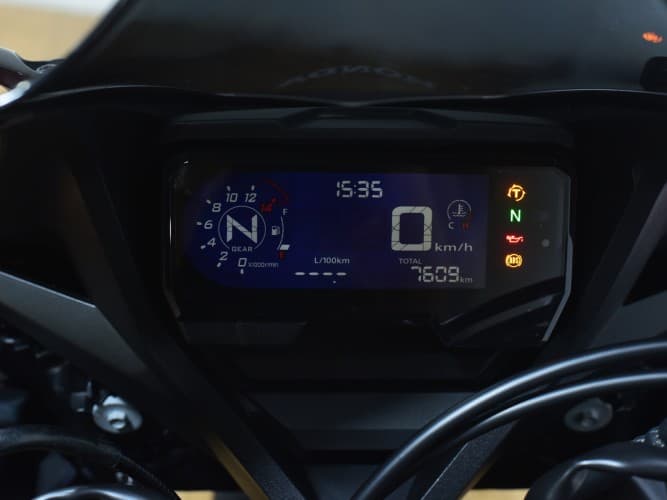 Comprar HONDA CBR 650 R (A)(QUICKSHIFTER)(HONDA PLUS 11/28) 2023 de segunda mano HONDA CBR 650 R (A)(QUICKSHIFTER)(HONDA PLUS 11/28) 2023 de segunda mano