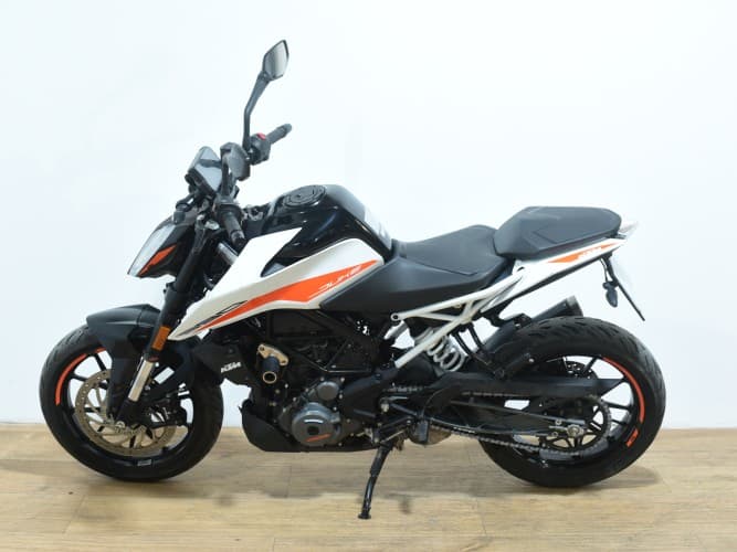 Comprar KTM DUKE 390 2022 de segunda mano KTM DUKE 390 2022 de segunda mano