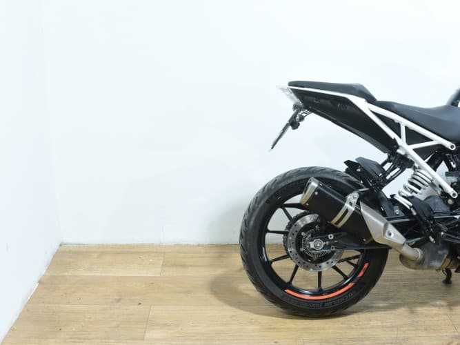 Comprar KTM DUKE 390 2022 de segunda mano KTM DUKE 390 2022 de segunda mano