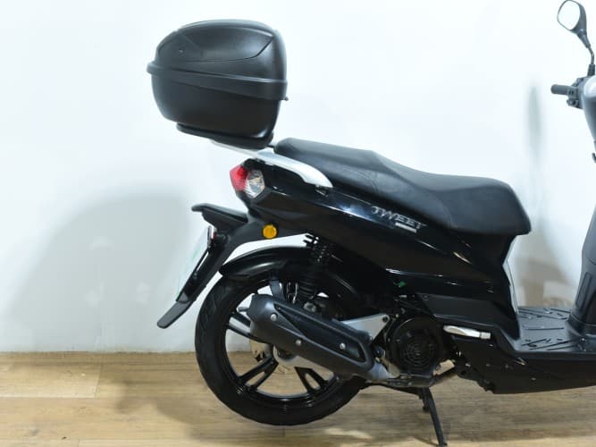 PEUGEOT TWEET 125 (IVA DEDUCIBLE) 2023 de segunda mano