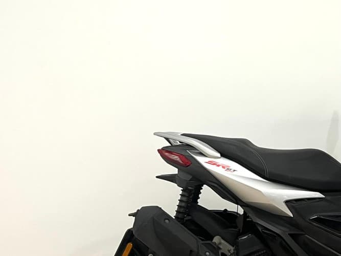 APRILIA SR GT 125 2023 de segunda mano