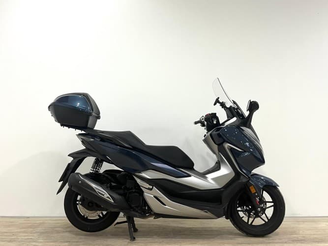 Comprar HONDA FORZA 300 (TOP CASE) 2019 de segunda mano HONDA FORZA 300 (TOP CASE) 2019 de segunda mano
