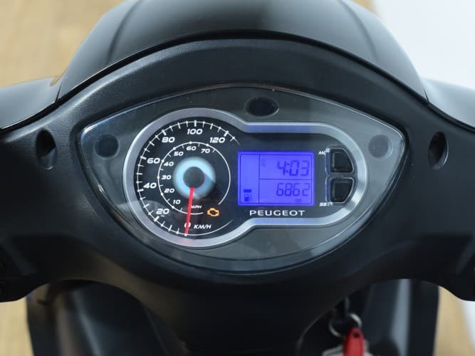 Comprar PEUGEOT TWEET 125 (IVA DEDUCIBLE) 2023 de segunda mano PEUGEOT TWEET 125 (IVA DEDUCIBLE) 2023 de segunda mano