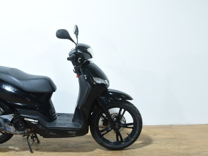 Comprar PEUGEOT TWEET 125 (IVA DEDUCIBLE) 2023 de segunda mano PEUGEOT TWEET 125 (IVA DEDUCIBLE) 2023 de segunda mano