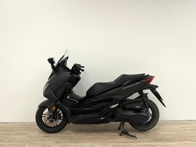Comprar HONDA FORZA 350 2023 de segunda mano HONDA FORZA 350 2023 de segunda mano