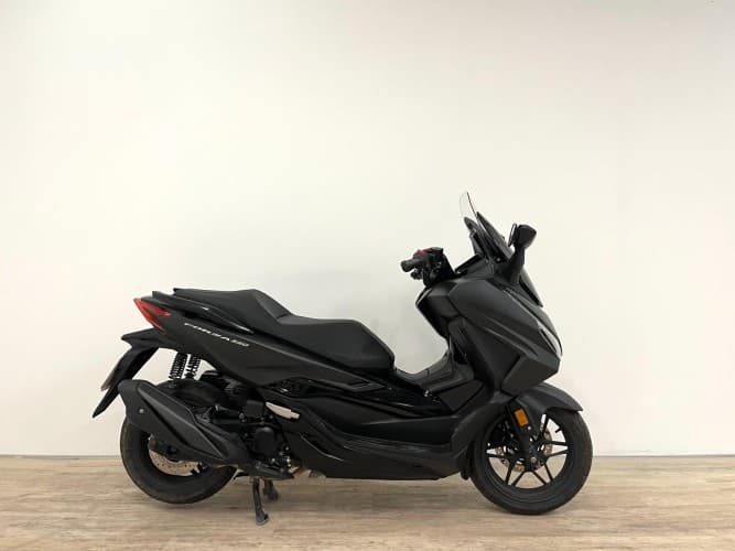 Comprar HONDA FORZA 350 2023 de segunda mano HONDA FORZA 350 2023 de segunda mano