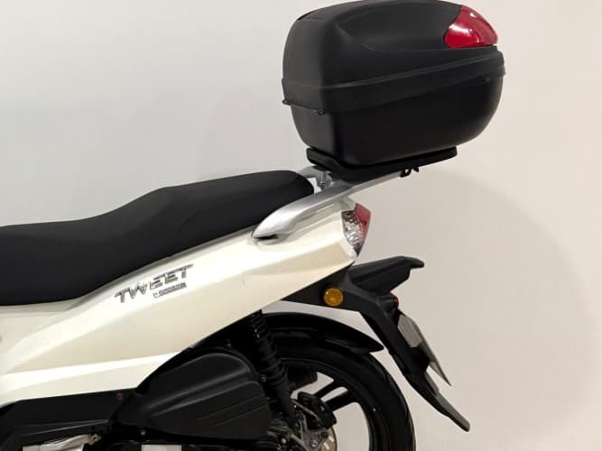 PEUGEOT TWEET 125 (TOP CASE) (IVA DEDUCIBLE) 2023 de segunda mano