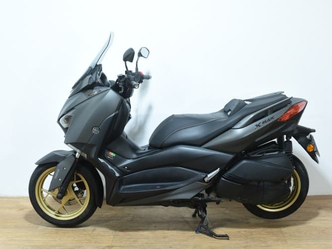 Comprar YAMAHA XMAX 300 TECH MAX 2021 de segunda mano YAMAHA XMAX 300 TECH MAX 2021 de segunda mano