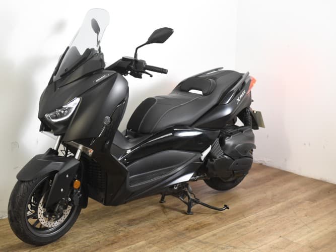 Comprar YAMAHA XMAX 400 (IRON MAX) 2019 de segunda mano YAMAHA XMAX 400 (IRON MAX) 2019 de segunda mano