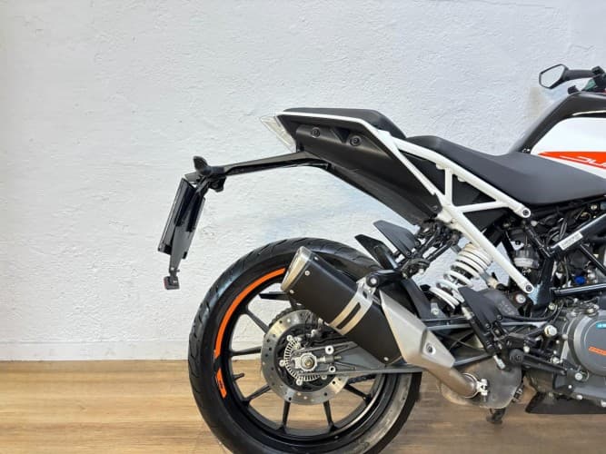 Comprar KTM DUKE 390 2023 de segunda mano KTM DUKE 390 2023 de segunda mano
