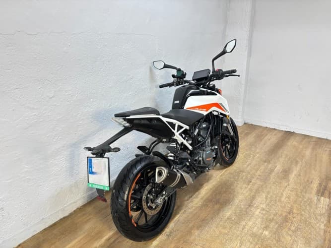 Comprar KTM DUKE 390 2023 de segunda mano KTM DUKE 390 2023 de segunda mano