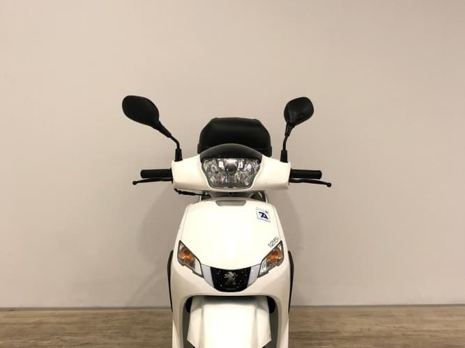Comprar PEUGEOT TWEET 125 (BAUL) (IVA DEDUCIBLE) 2023 de segunda mano PEUGEOT TWEET 125 (BAUL) (IVA DEDUCIBLE) 2023 de segunda mano