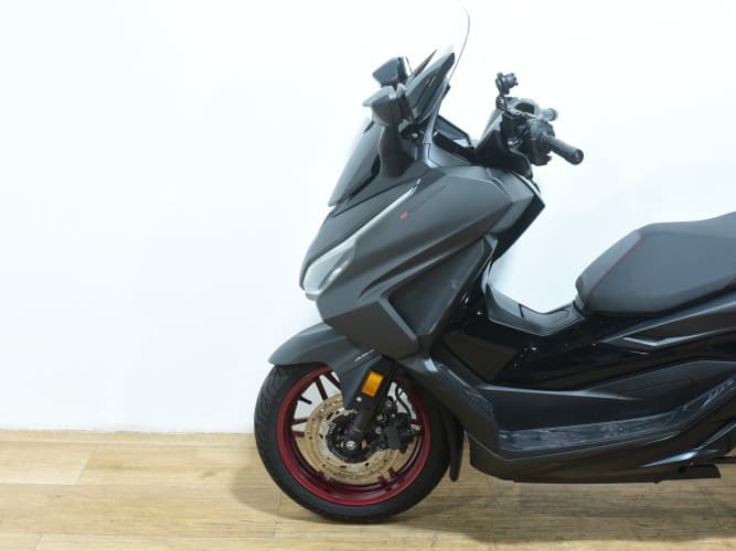 Comprar HONDA FORZA 125 2024 de segunda mano HONDA FORZA 125 2024 de segunda mano