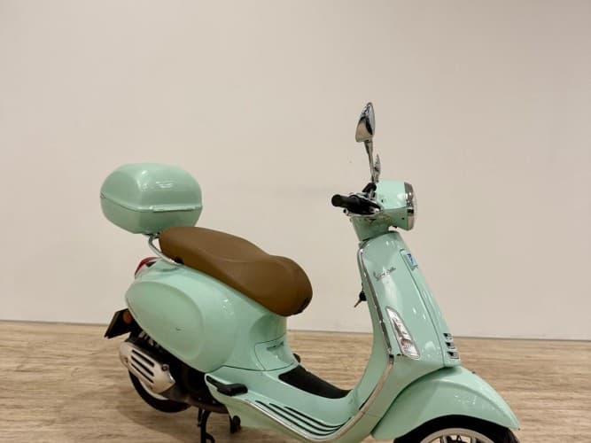 Comprar VESPA PRIMAVERA 125 (TOP CASE) (IVA DEDUCIBLE) 2023 de segunda mano VESPA PRIMAVERA 125 (TOP CASE) (IVA DEDUCIBLE) 2023 de segunda mano
