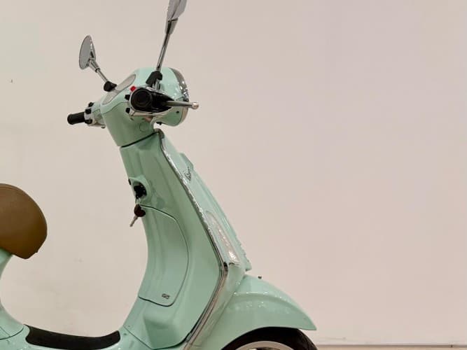 Comprar VESPA PRIMAVERA 125 (TOP CASE) (IVA DEDUCIBLE) 2023 de segunda mano VESPA PRIMAVERA 125 (TOP CASE) (IVA DEDUCIBLE) 2023 de segunda mano