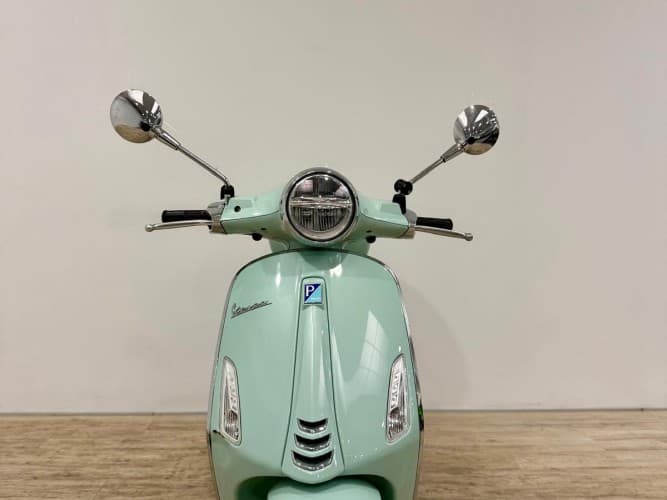 Comprar VESPA PRIMAVERA 125 (TOP CASE) (IVA DEDUCIBLE) 2023 de segunda mano VESPA PRIMAVERA 125 (TOP CASE) (IVA DEDUCIBLE) 2023 de segunda mano