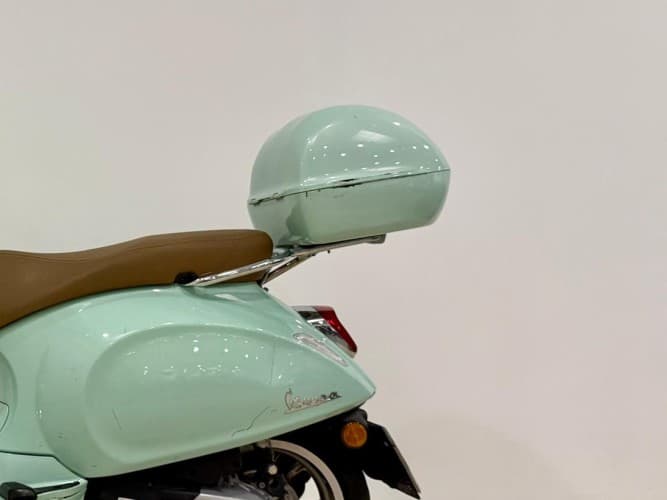 Comprar VESPA PRIMAVERA 125 (TOP CASE) (IVA DEDUCIBLE) 2023 de segunda mano VESPA PRIMAVERA 125 (TOP CASE) (IVA DEDUCIBLE) 2023 de segunda mano