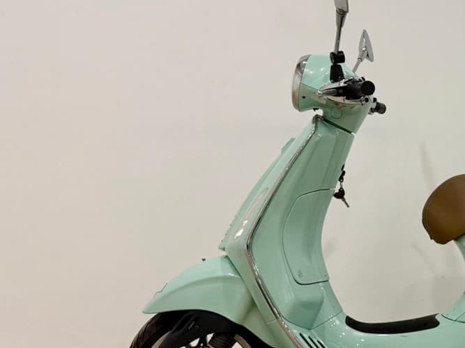 Comprar VESPA PRIMAVERA 125 (TOP CASE) (IVA DEDUCIBLE) 2023 de segunda mano VESPA PRIMAVERA 125 (TOP CASE) (IVA DEDUCIBLE) 2023 de segunda mano